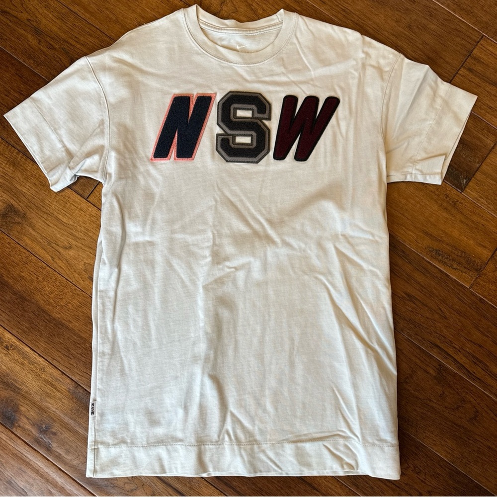 Nike NSW T-Shirt Mens Size medium ice gray Short Sleeve Crewneck Logo Tee